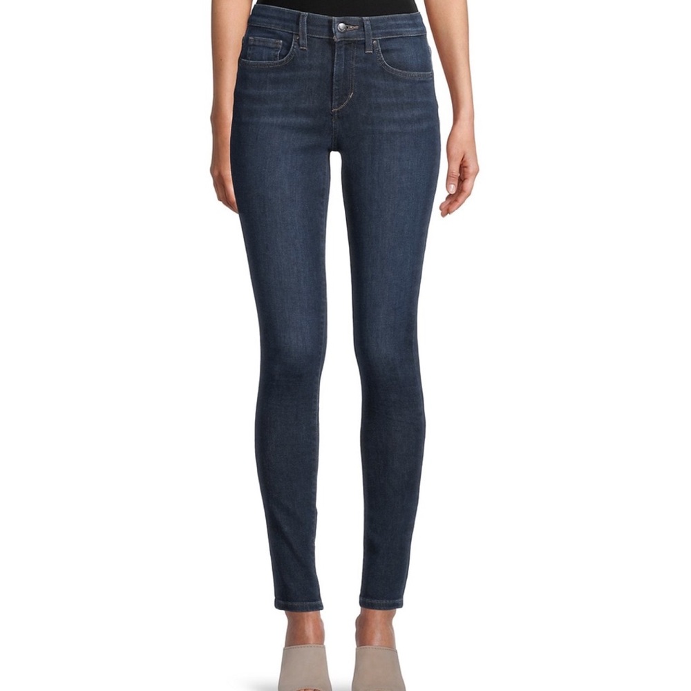 Joe’s Jeans “The Skinny” fit mid rise
